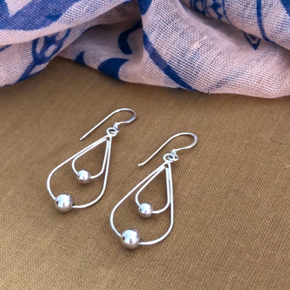 Teardrop and Beads Earring - Picture 2 of 3